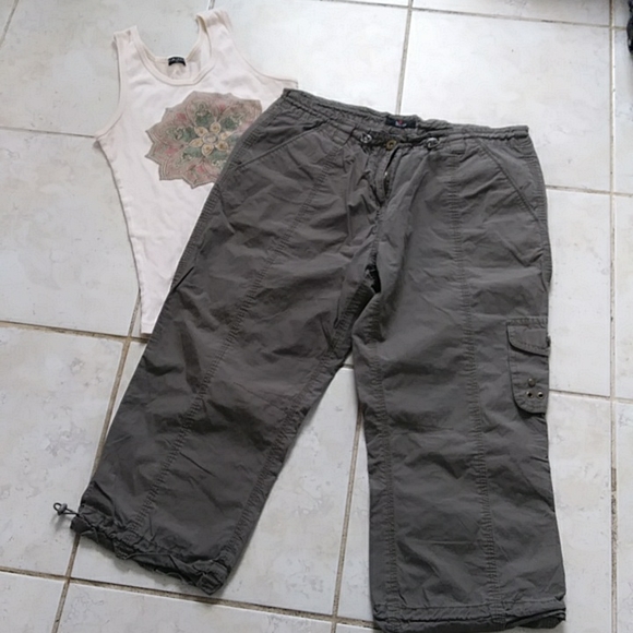 3 for$30  Kiss Capri Cargo Khakis, sz. 8 - Picture 1 of 6